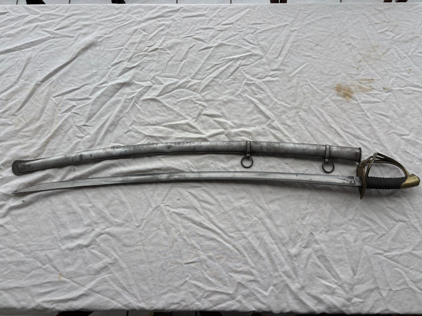 Pallasch mit Messing Gefäß Holz Leder Griff magnetisch. Viele Punzen an der Klinge. Metall Scheide. – Bild 12