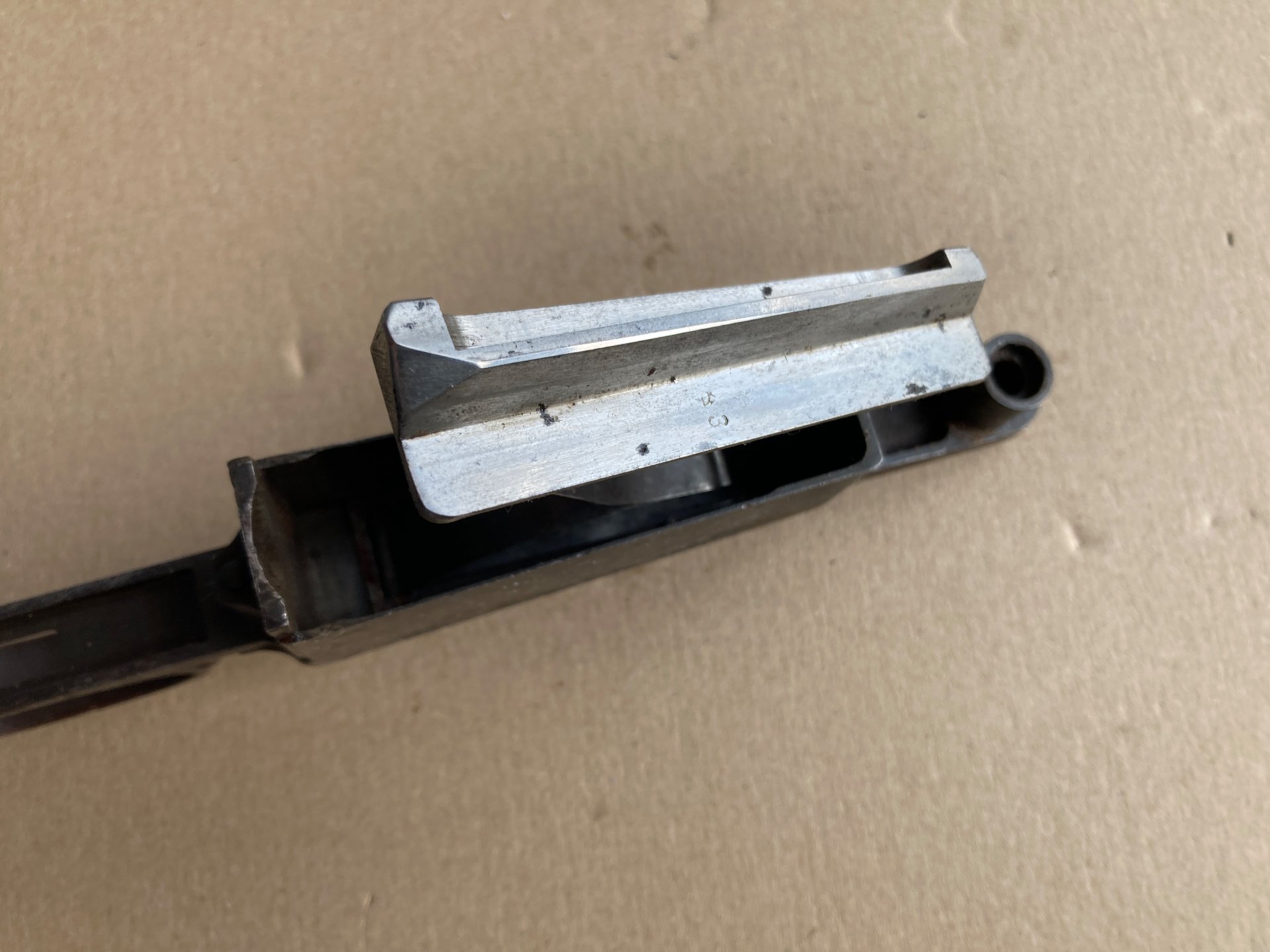 Gewehr 98 / K98k - Magazinkasten / Magazinkastendeckel, Feder und Zubringer Mauser – Bild 3