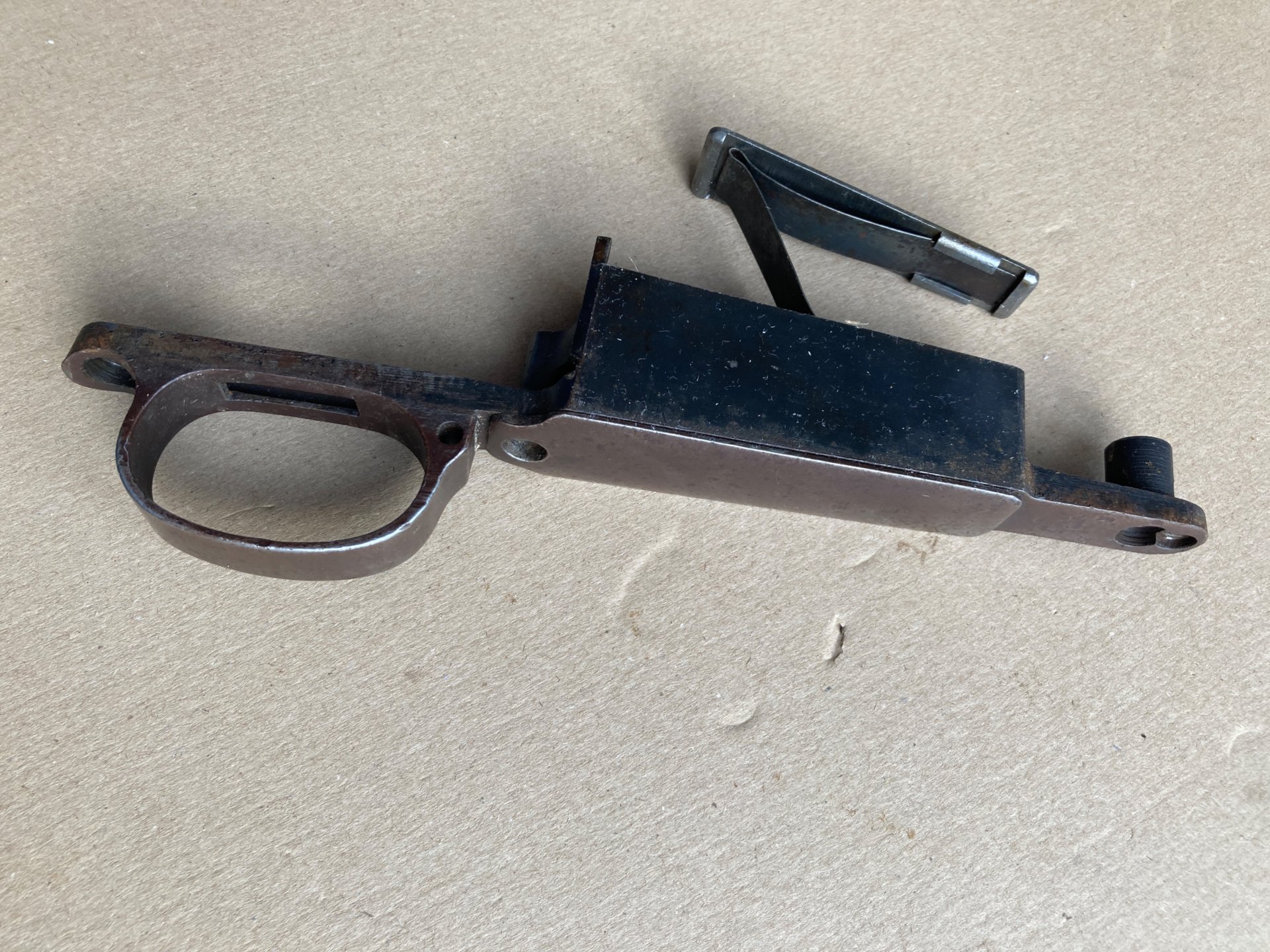 Gewehr 98 / K98k - Magazinkasten / Magazinkastendeckel, Feder und Zubringer Mauser – Bild 1