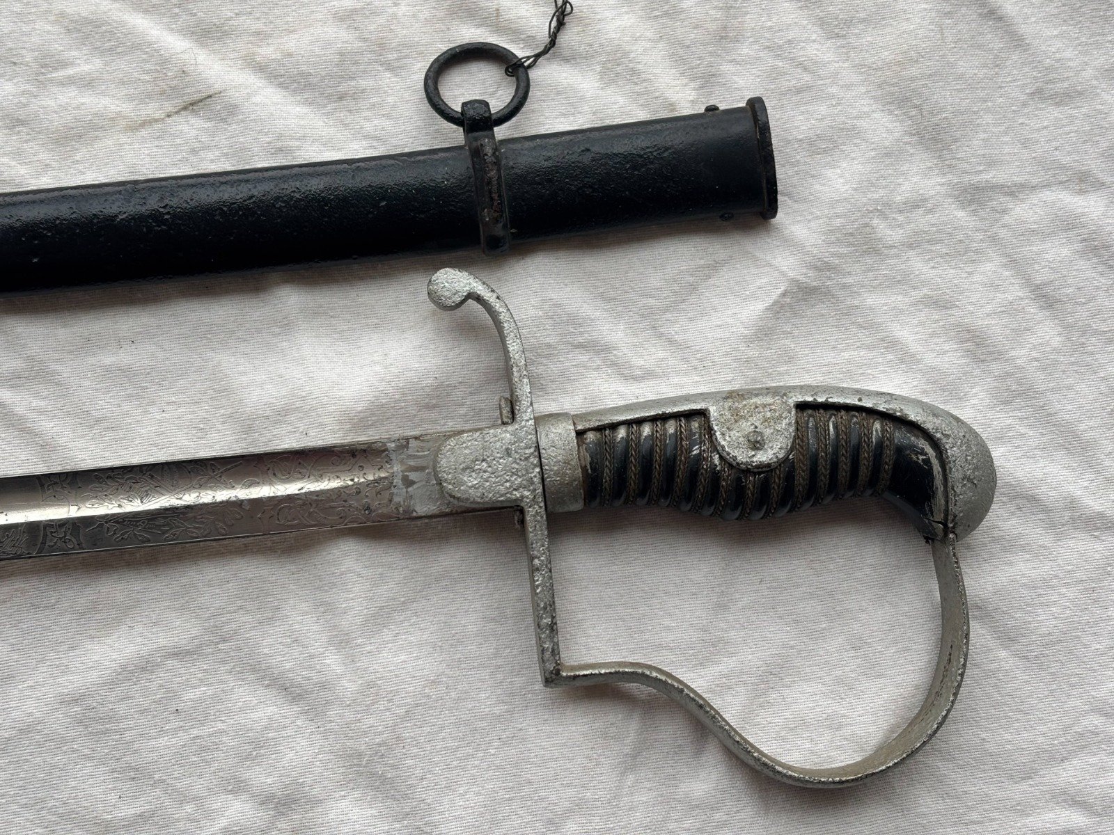 Preußen Artillerie Säbel Top Klingenätzung. 3.Preuß Art.Rgt. Kanonier Zug. Schwarze Metall Scheide – Bild 1