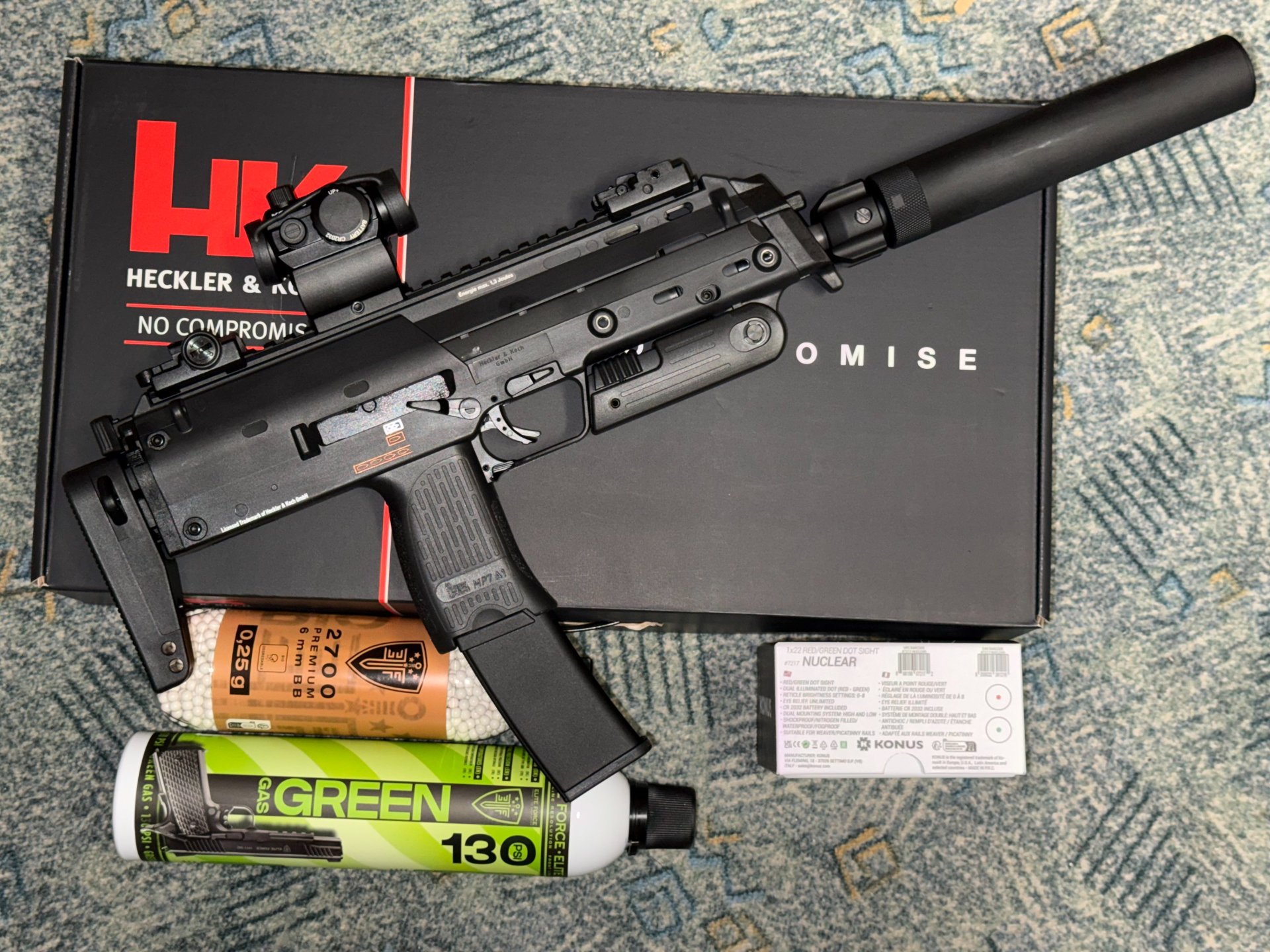 GBB HECKLER&KOCH MP7 A1 BLACK KAL. 6 MM BB MIT SCHALLDÄMPFER, KONUS RED/GREEN DOT, GAS, BBs – Bild 2