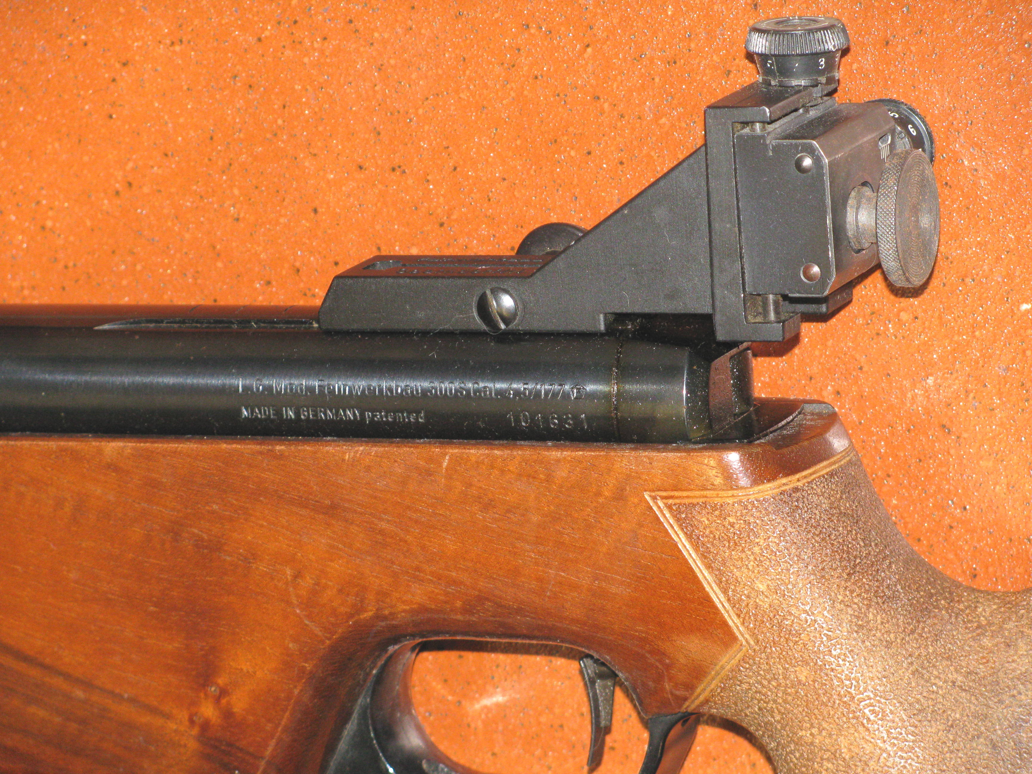 Feinwerkbau Luftgewehr, ein Feinwerkbau Mod. 300 S in Kal. 4,5mm mit F - Zeichen und orginalen Diop – Bild 2