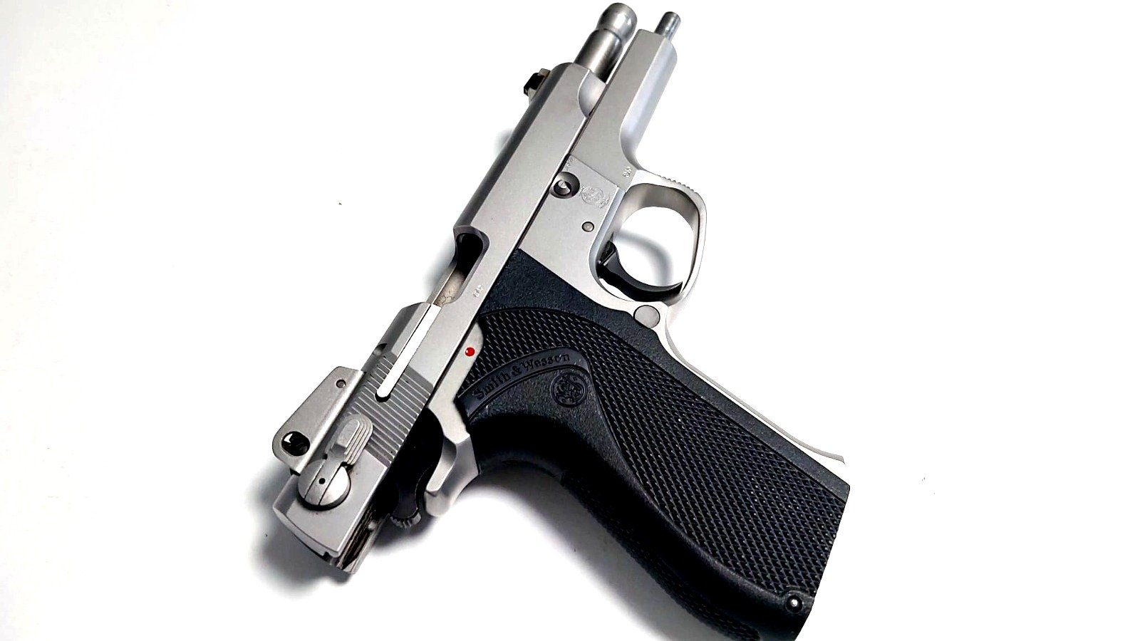 Pistole S&W Modell 5906, 4 Magazine, 5 Pufferpatronen, Waffentasche – Bild 3