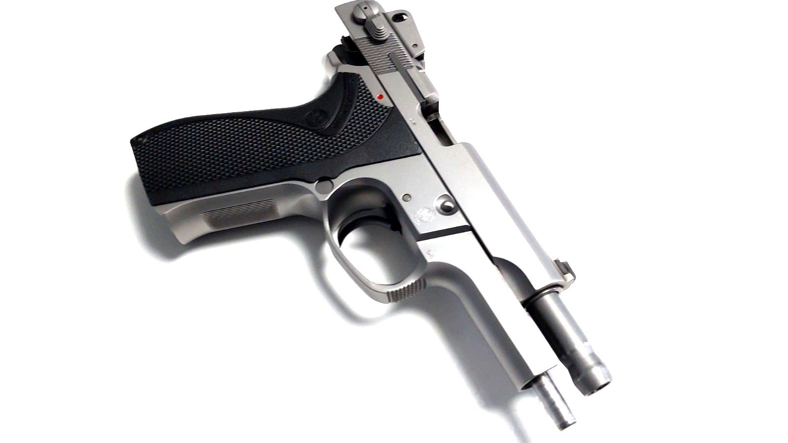 Pistole S&W Modell 5906, 4 Magazine, 5 Pufferpatronen, Waffentasche – Bild 4