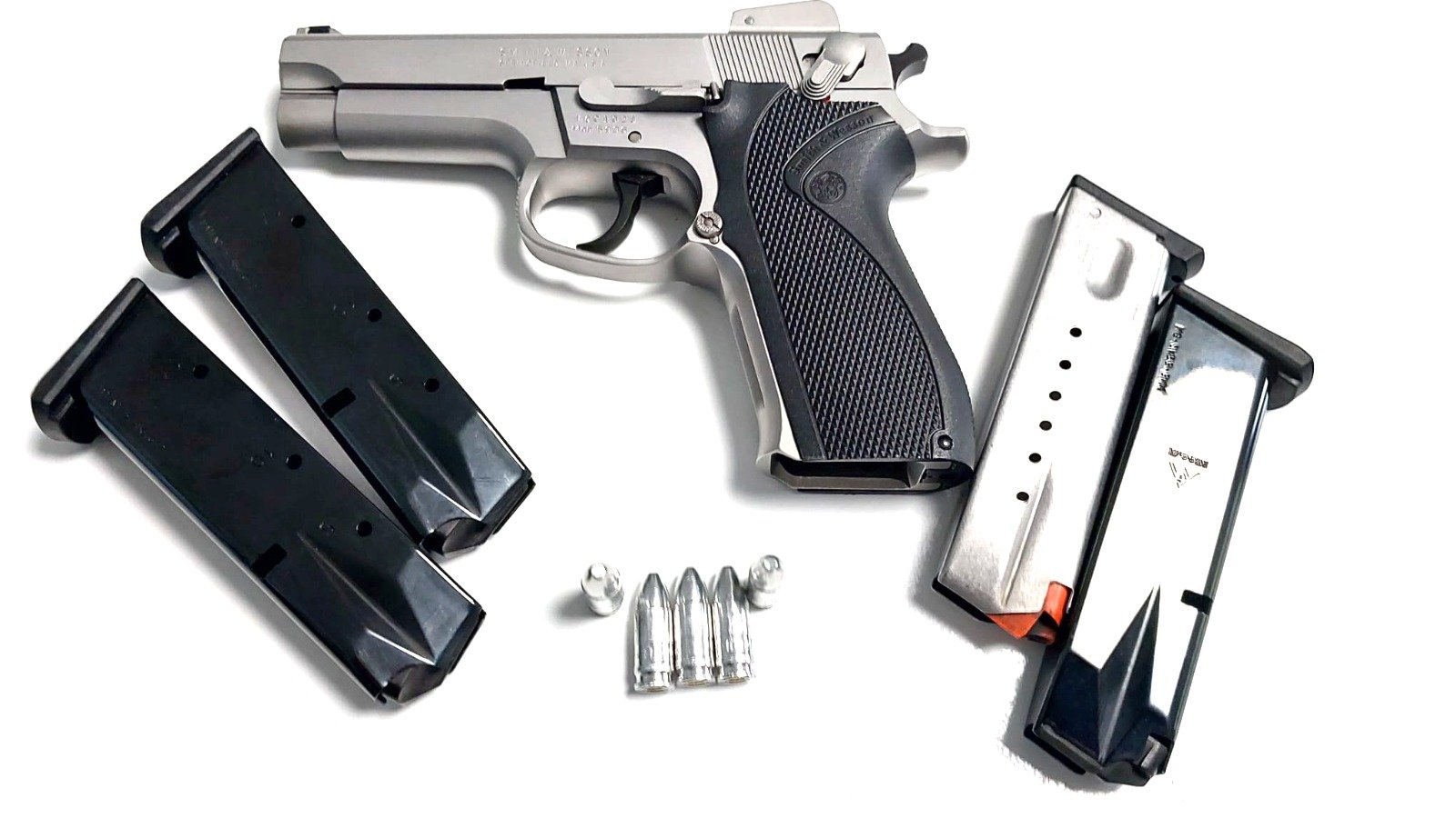 Pistole S&W Modell 5906, 4 Magazine, 5 Pufferpatronen, Waffentasche – Bild 2