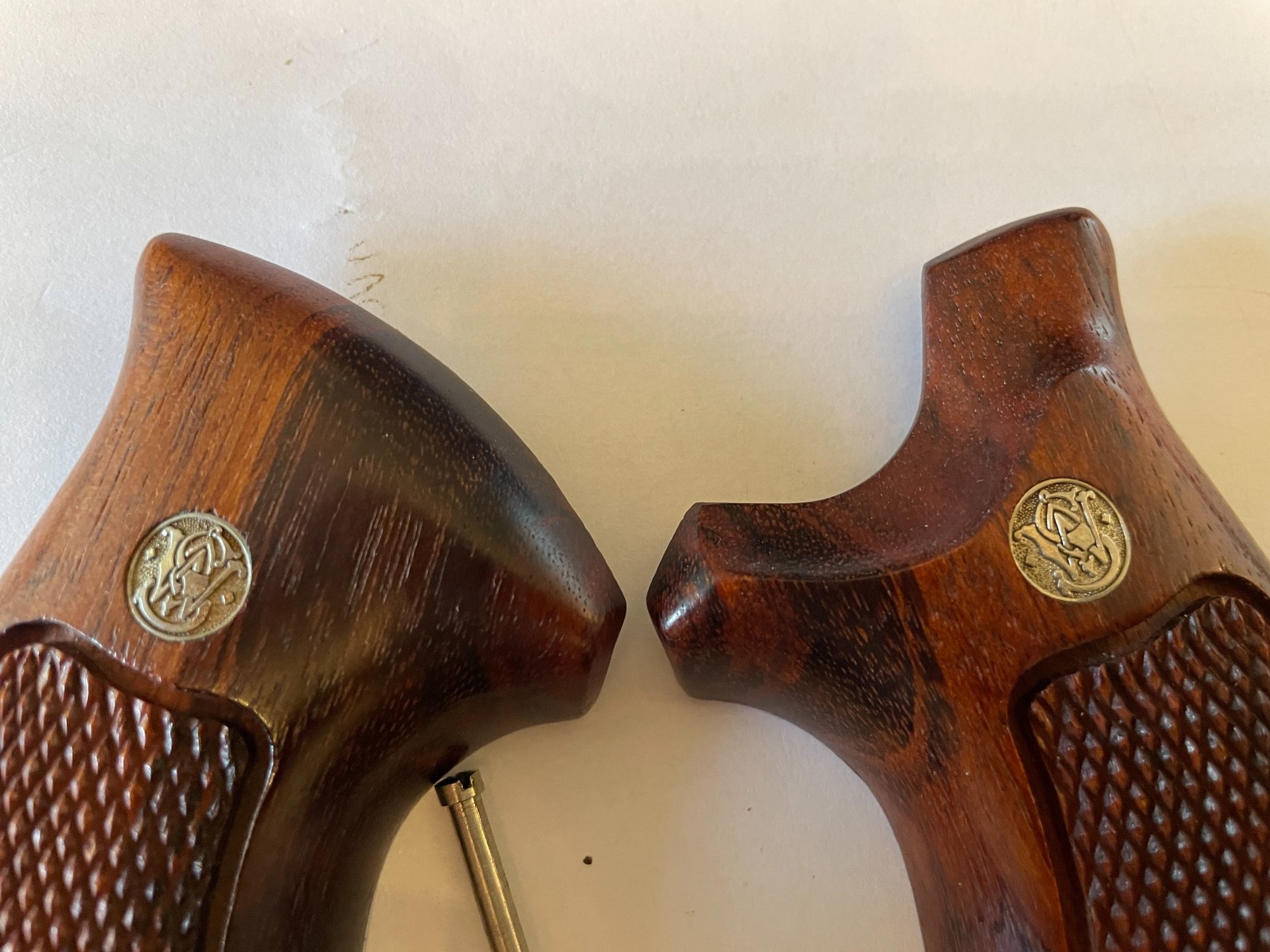 Original Smith & Wesson, S&W, Griffschalen N-Rahmen/frame, Square Butt, eckiger Griffrahmen, – Bild 2