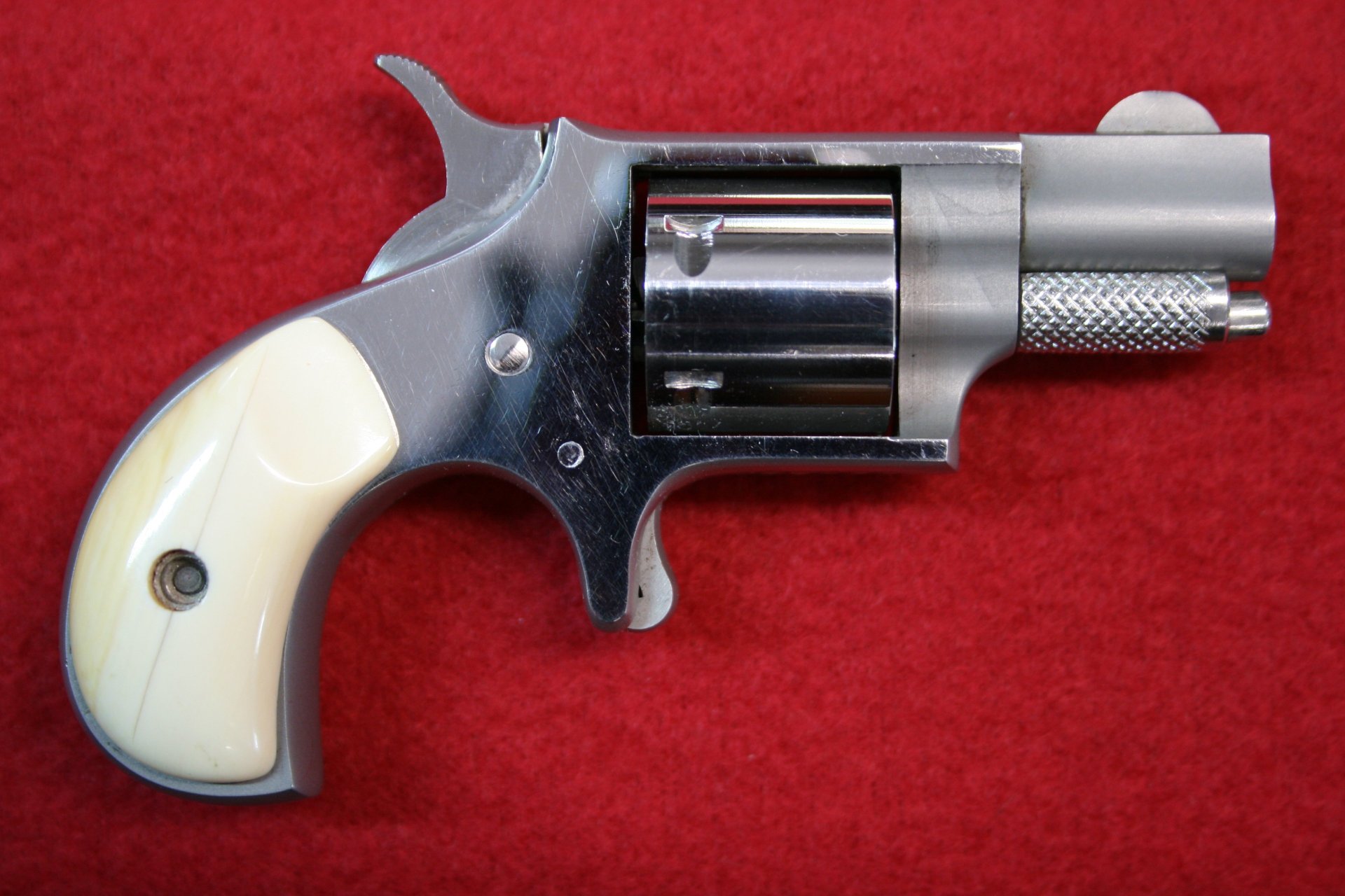 N.A.A. Minirevolver Kal. .22 short/kurz – Bild 4