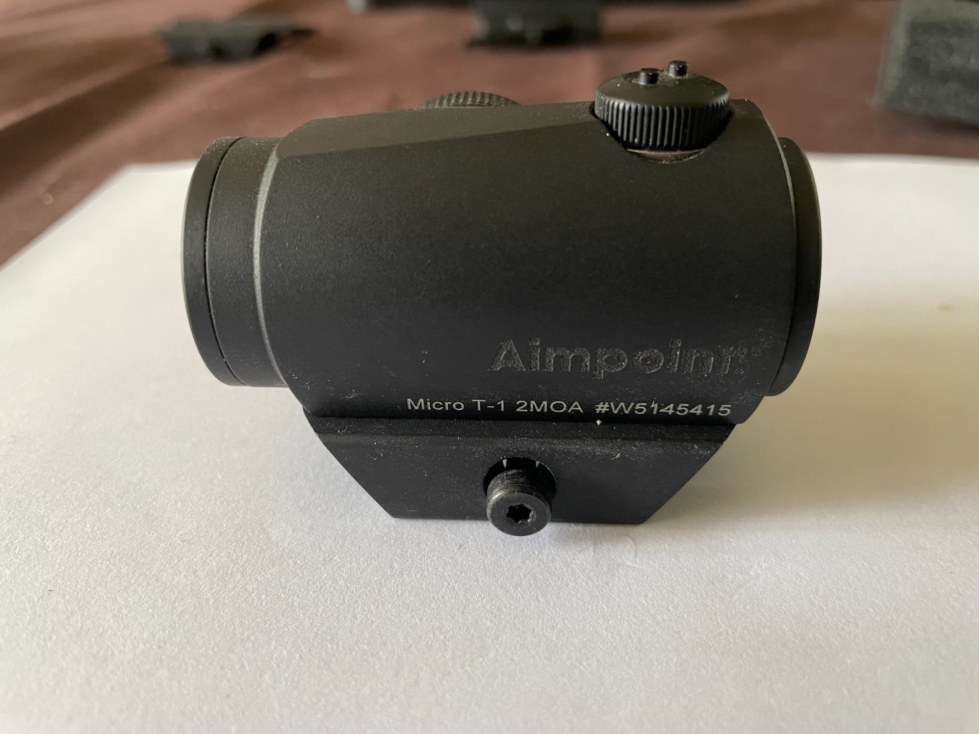 Aimpoint Micro T1, inkl. Montage für Picatinny, 2 MOA red Point, inkl. 39mm Erhöhung + Schrauben – Bild 2