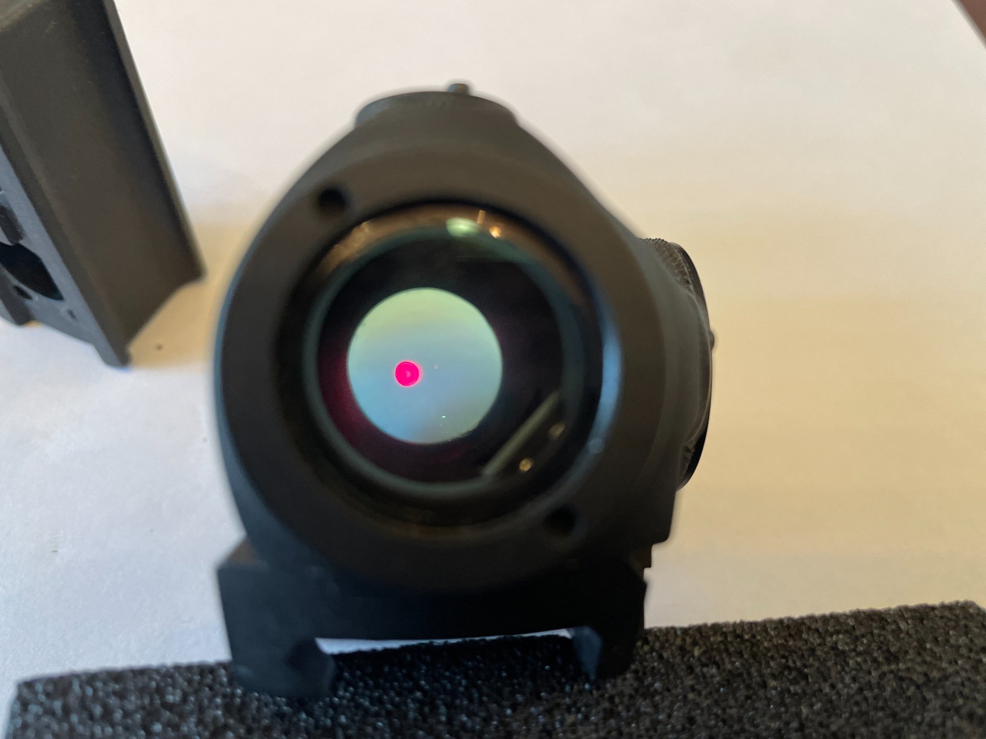 Aimpoint Micro T1, inkl. Montage für Picatinny, 2 MOA red Point, inkl. 39mm Erhöhung + Schrauben – Bild 8