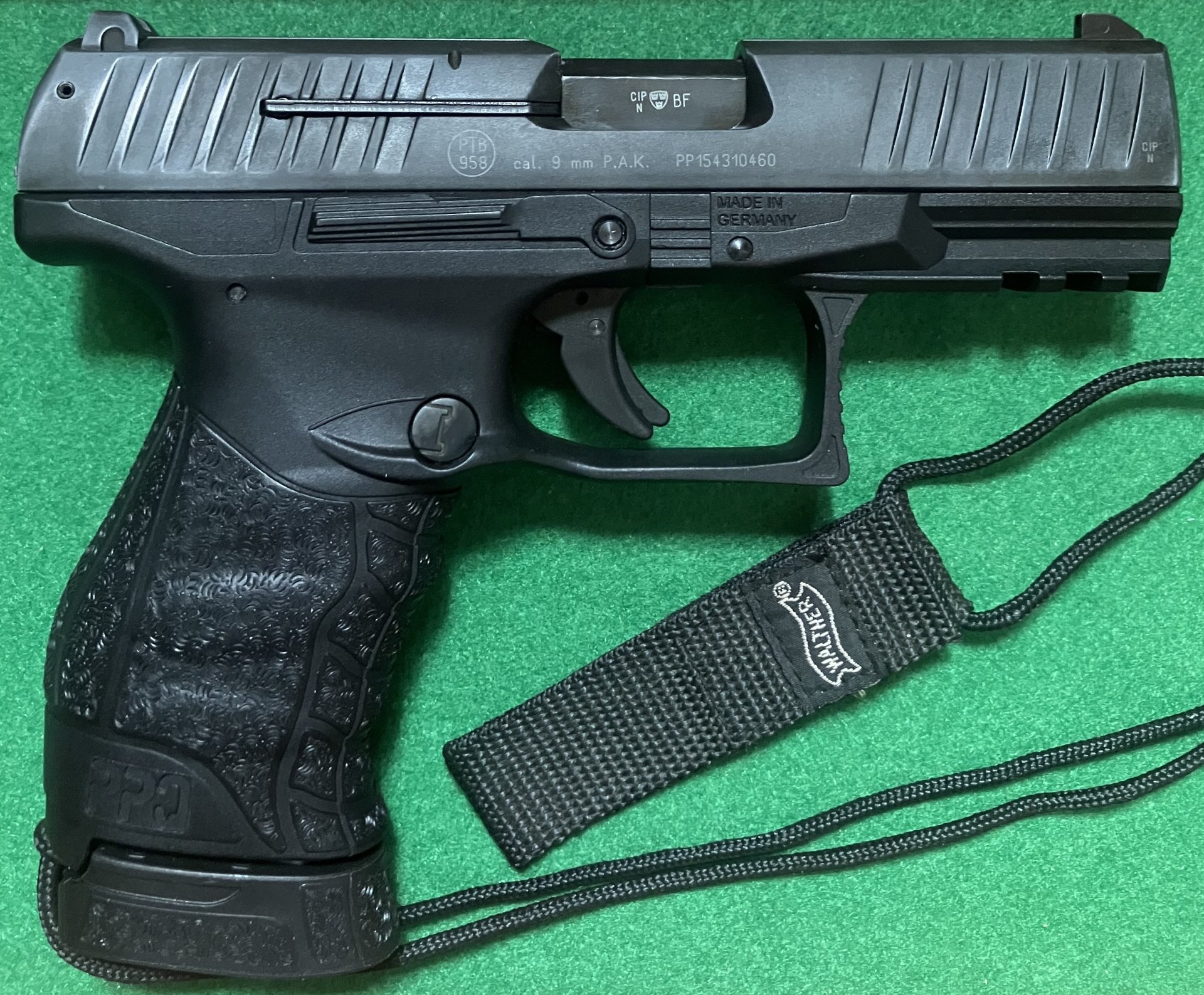 TIPTOP SPECIAL OPS Walther PPQ M.2 9mm P.A.K. mit Fangriemen + 15er/17er Magazin + Paddle-Holster – Bild 2