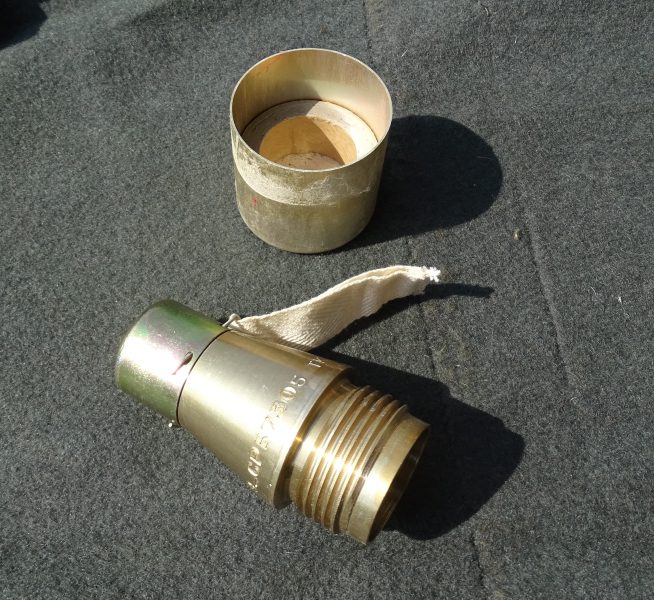 Jugo Zünder M69 - vermutlich für " HEAT " Hohl-Ladungs-Granaten , Kaliber ab 100mm ? – Bild 1