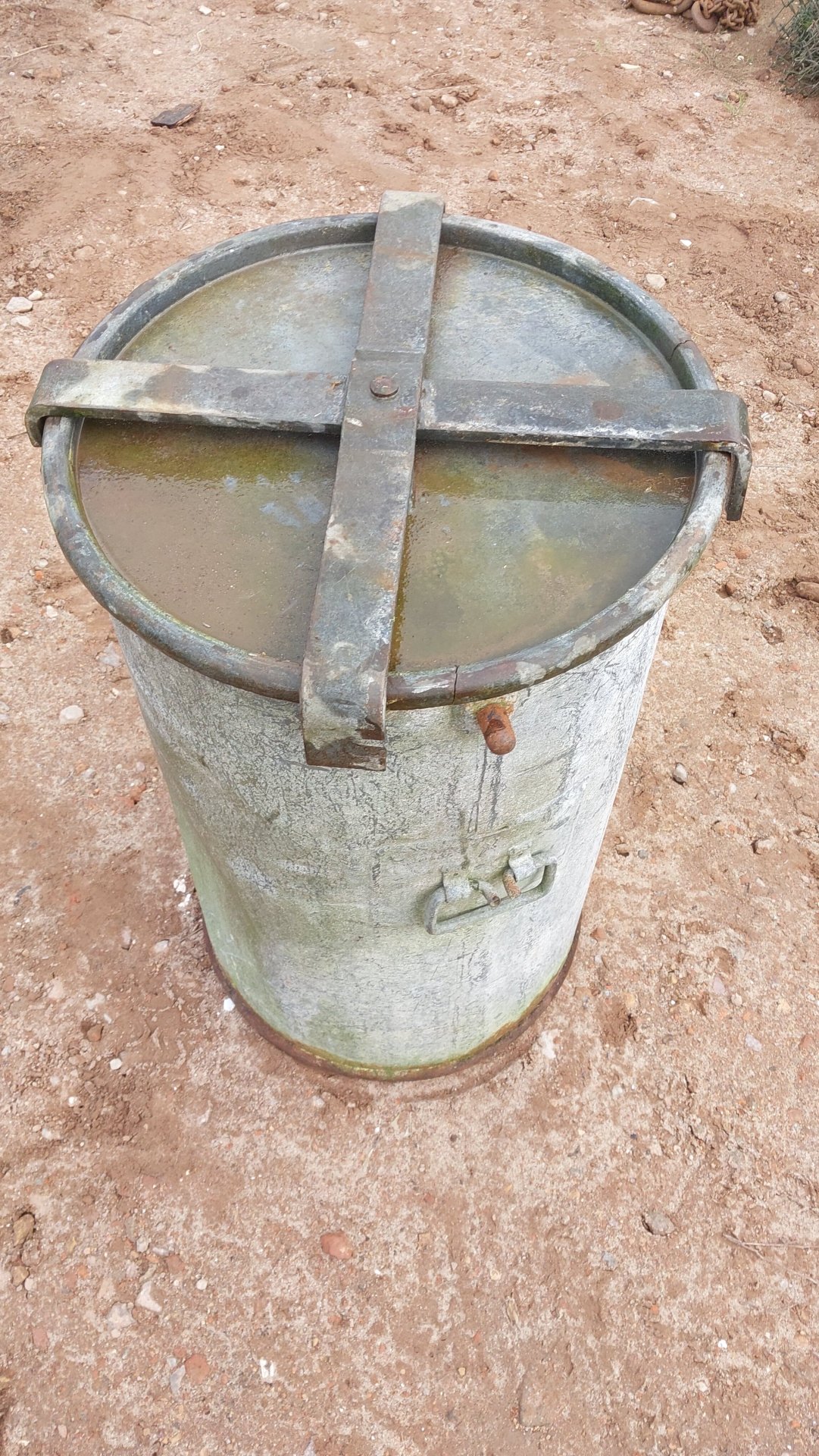 Pulverfass Muna – Bild 1