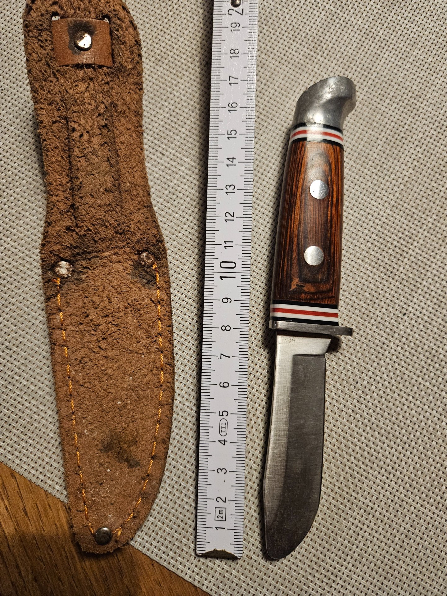 Klassisches Kindermesser / Schnitzmesser mit Holzgriff und Lederscheide (Herbertz-Stil) – Bild 2