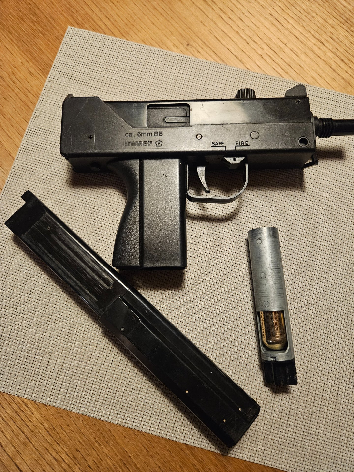 Tokyo Soldier TS 1100 (Mac-10 Design) CO2 Airsoft 6mm BB Umarex mit „F“ – Bild 6