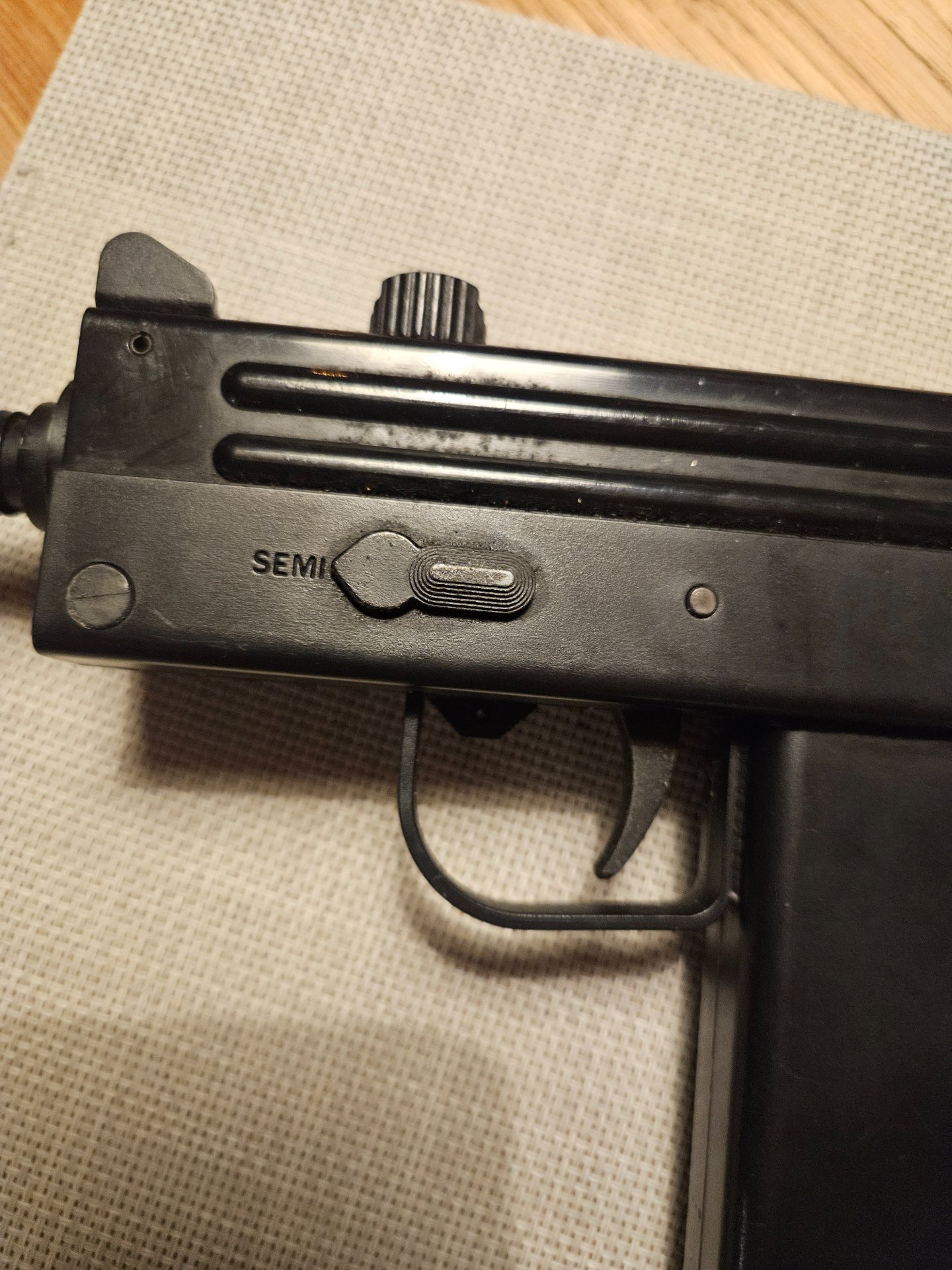 Tokyo Soldier TS 1100 (Mac-10 Design) CO2 Airsoft 6mm BB Umarex mit „F“ – Bild 4