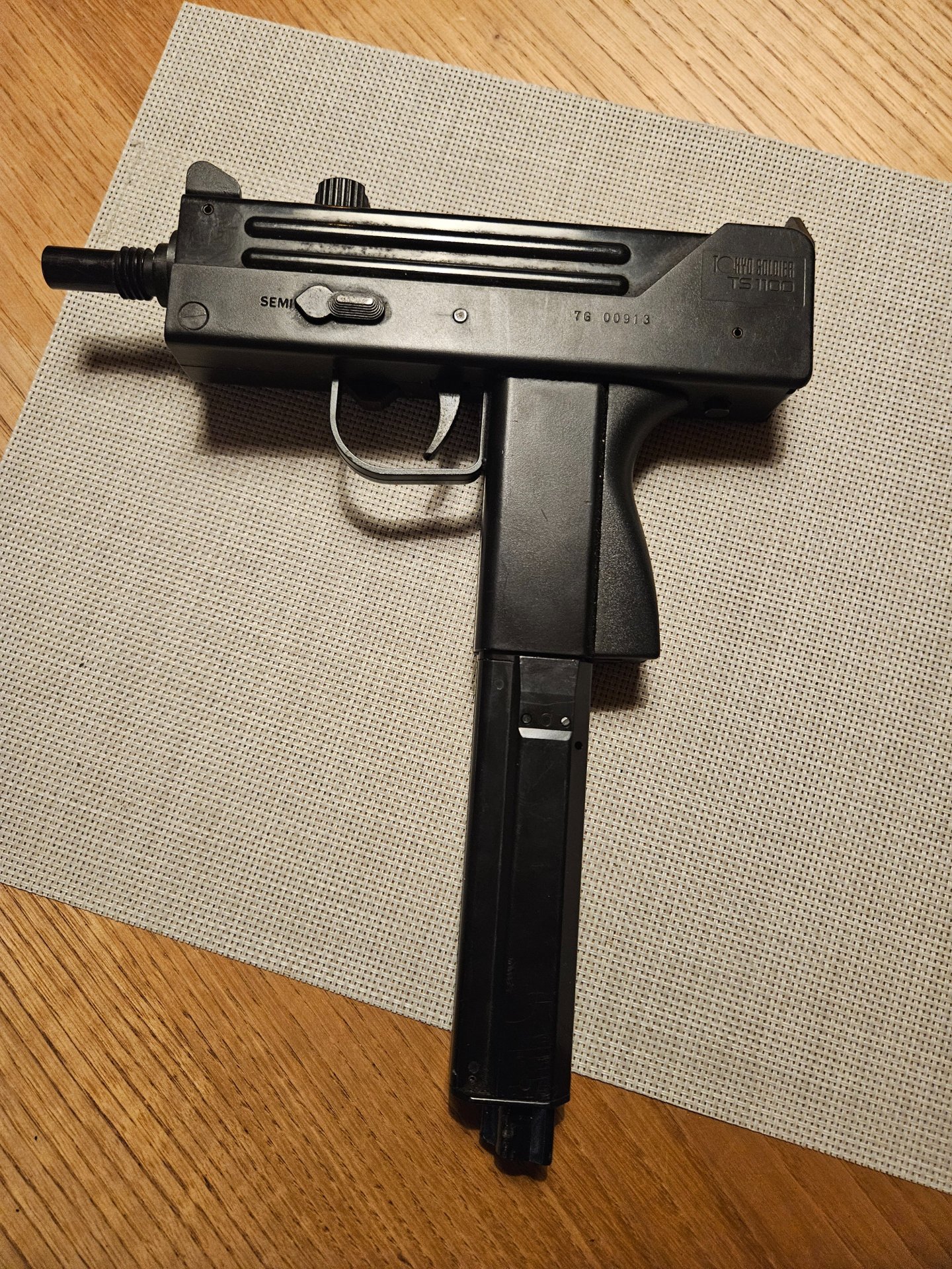 Tokyo Soldier TS 1100 (Mac-10 Design) CO2 Airsoft 6mm BB Umarex mit „F“ – Bild 2