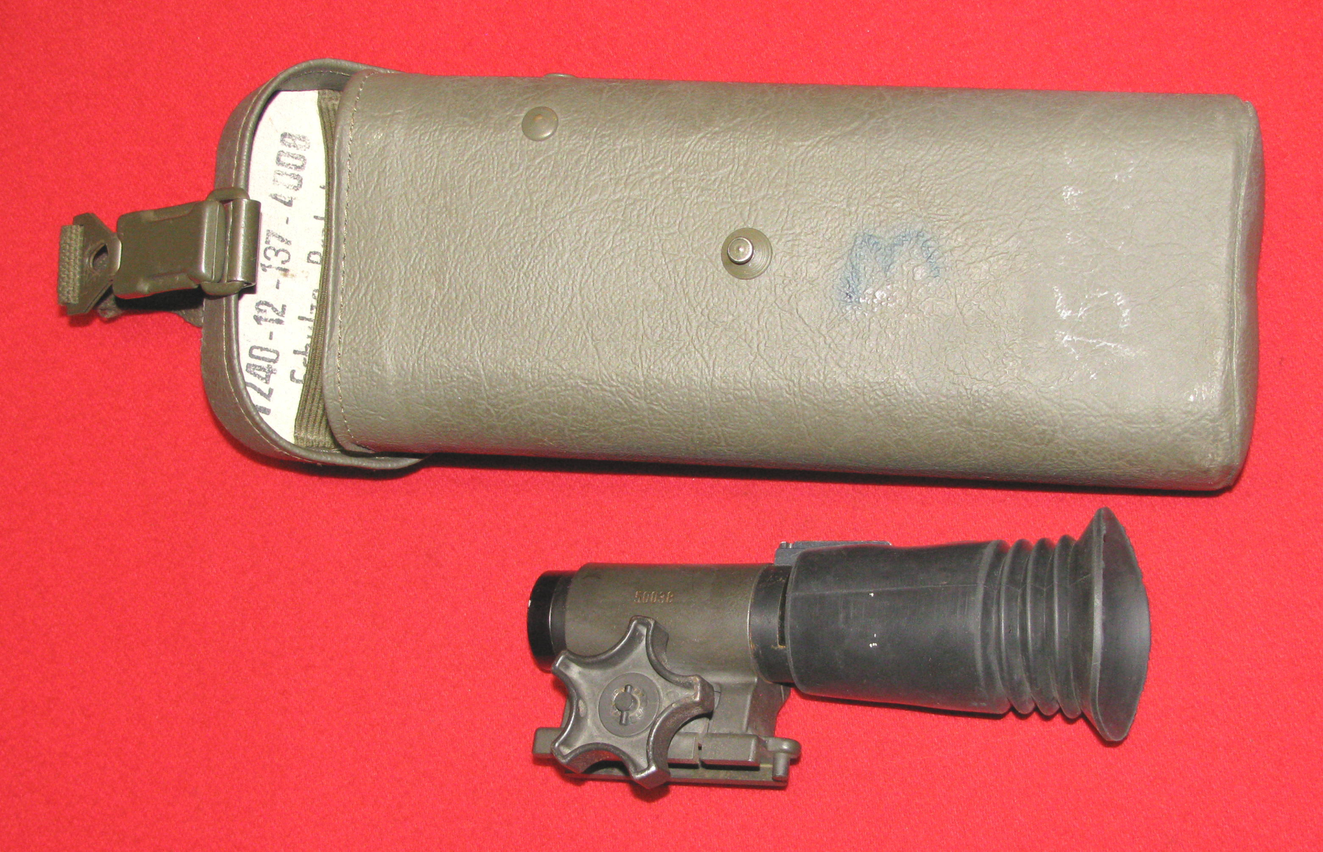 ZF / Zielfernrohr, eine Zieloptik von HENSOLDT für die Panzerfaust 44 – Bild 1