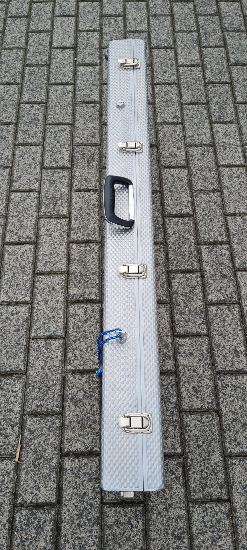 Alu Waffen Gewehr Koffer von Eisele, mit Custom und Rollen, pp. – Bild 1