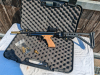 Crosman 2240 CUSTOM Carbine 5,5mm CO2 | Längerer Lauf | Holz-Sportgriffe | Klappschaft & Koffer