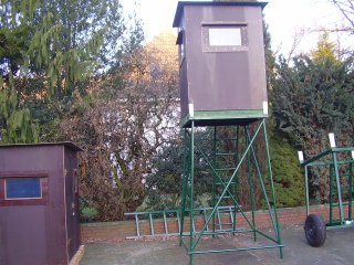 Hochsitz,Ansitzeinrichtung,Kanzel mit Unterbau