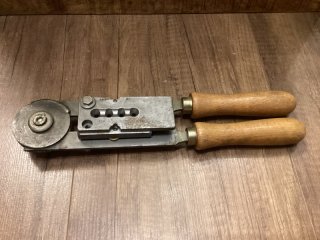 4 - fach .38/.357 GIEßZANGE / Kokille Dia.358 - 140gr RN BB mit Rand von Klaus Wich mit Griffen