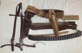 Konvolut Wester Gürtel, Holster bzw Zubehör
