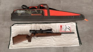 Weihrauch HW 66 / Jagdmatch Büchse / Matchabzug / .222 Rem. / Aufschubmontage / Minox ZX5 3-15x56