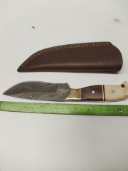 Damastmesser mit Lederscheide