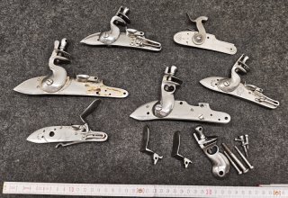 Konvolut Vorderlader Schlösser Steinschlosse Ersatzteilträger Seitenschlosse