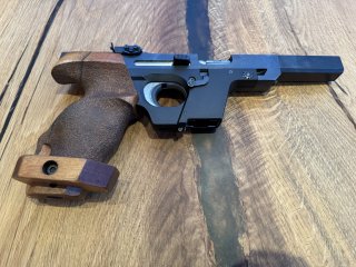 Walther GSP .22 l.r. – ältere Ulmer Fertigung – verstellbarer Holzgriff (RH) – Bastlerobjekt