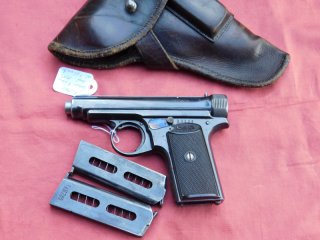 Sauer Pistole Modell 1913, Kal. 7,65 Br, mit Reservemagazin und orig. Tasche, top Zustand