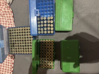50er Patronenboxen .44 4 Stück und 145 Hülsen
