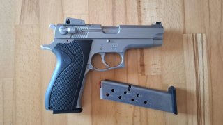 Pistole S&W 3906 stainless 4"