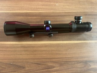 Premium Ansitzglas: Zeiss VaripointVM 2,5-10x50T* mit Schiene