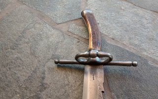 Großer Hirschfänger Schwert mit Säge Einzelstück?