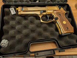 Beretta M 92 FS GLD wood grips