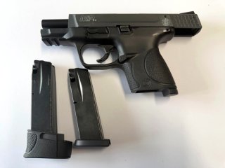 S&W M&P 9c PTB 984 - Unbeschossen / Neuwertig -05.03.2026 gekauft-Komplett im Koffer mit 2 Magazinen