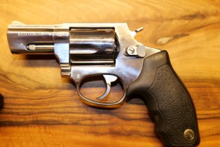 Taurus Revolver 2 Zoll, stainless, cal. 357 Magnum, Fangschusswaffe
