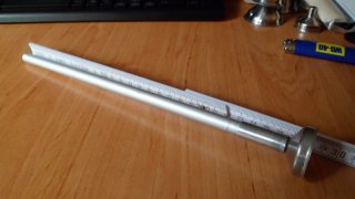 Pulver Trichter mit Rohr.