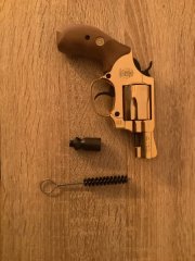 Smith & Wesson Chiefs Special 9 mm R.K., 24 Karat vergoldet, Holzgriffschalen