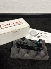 C-More Railway Reflexvisier Standard Switch 4 MOA mit Arrendo Dot Module Hood Sun