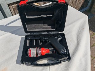 Umarex Legends P08 CO2-Pistole 4.5mm Stahl-BB | Vollmetall & Blowback | Koffer + Zubehör