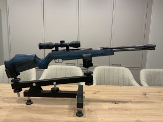 Weihrauch HW 97K Blauer Schichtholz-Schaft