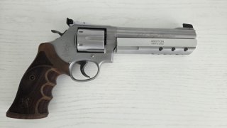 Smith & Wesson 686 Target Champion