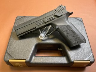 Pistole CZ P09 im Kaliber 9mmLuger NEU SNR C400393