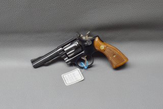 Smith & Wesson Revolver 48-2 4", im Kaliber 22WM, aus einer Sammlung