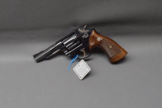 Smith & Wesson Revolver 18-2 4", im Kaliber 22lr, aus einer Sammlung