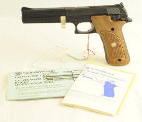 Smith&Wesson halbautom. Pistole ; Mod. 422 ; Kal .22lr