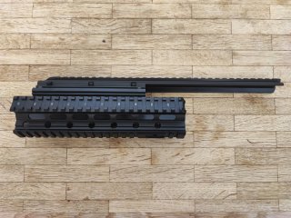 Saiga 12 Vorderschaft / Handschutz mit Picatinny-Schienen – schwarz