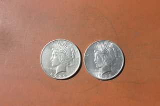 Silbermünzen Peace-Dolllar von 1922 + 23